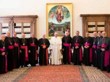 Papa Francisco recebeu os bispos de Cuba em 4 de maio de 2017, no Vaticano