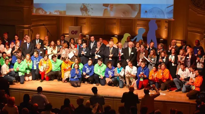 OneOfUse_OneOfUs_120316.jpg ?? 