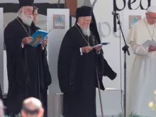 Papa reza com os Patriarcas Orientais em Bari.