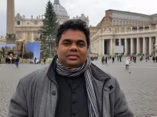 Pe. Prashad Harshan da arquidiocese de Colombo, no Sri Lanka