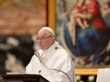 Papa durante a homilia na Missa.