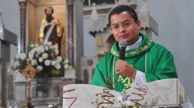 PadreAdrianoBarros_FacebookParoquiaSaoSimao.jpg ?? 