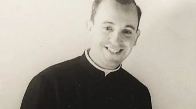Padre_Bergoglio_recien_ordenado.jpg ?? 