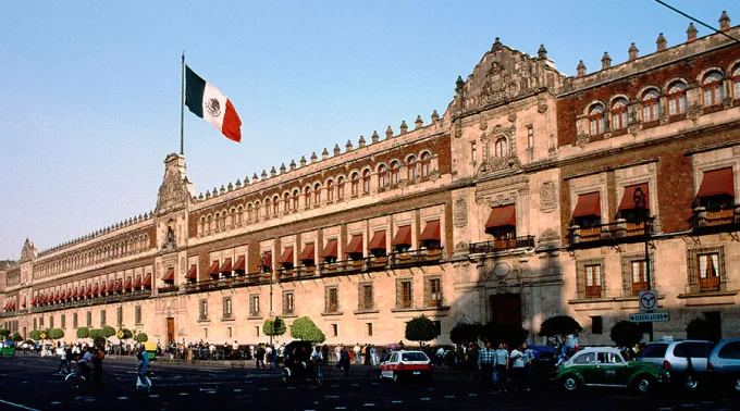 PalacioMexico_WikipediaReinhardJahnCC-BY-SA-2.0-DE_090216.jpg ?? 