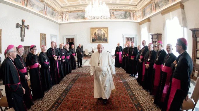 Papa-Francisco-Ad-Limina-Francia-Vatican-Media-05102021.gif ?? 
