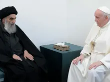 Papa Francisco com o grande aiatolá Al-Sistani.