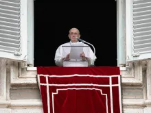 Papa Francisco durante a oração do Angelus.