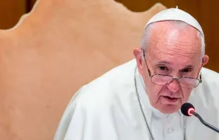 Papa Francisco pronuncia seu discurso.