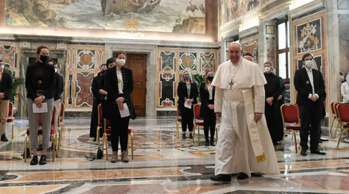 Papa-Francisco-Audiencia-Estudiantes-Teologia-Vatican-Media-18122020.jpg ?? 