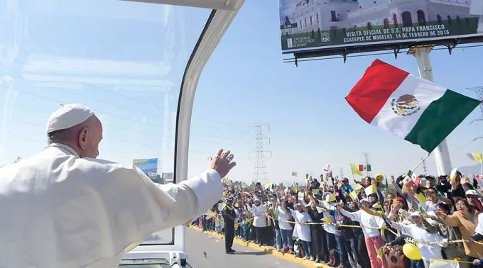 Papa-Francisco-Bandera-Mexico-Vatican-Media-280519.jpg ?? 
