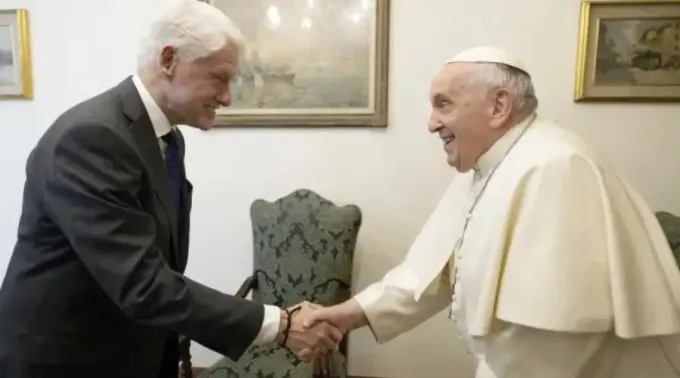 Papa-Francisco-Bill-Clinton-Dicasterio-Comunicacion-Vaticano-060723.jpg ?? 