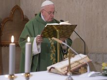 Papa durante a Missa na Casa Santa Marta.