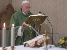 Papa Francisco durante a Missa na Casa Santa Marta.