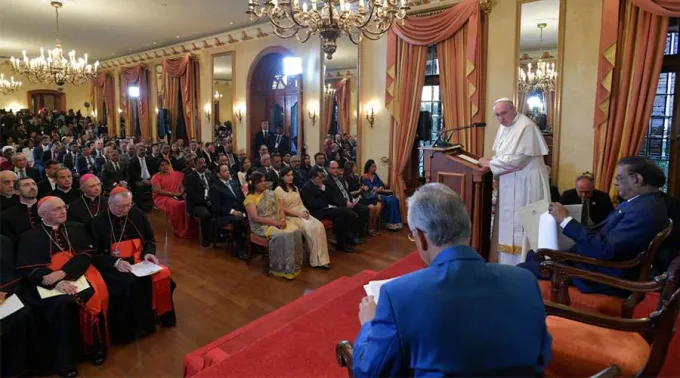 Papa-Francisco-Discurso-Autoridades-Vatican-Media-09092019.jpg ?? 