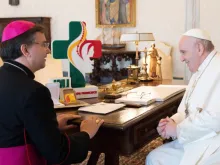 Dom Américo Aguiar com o papa Francisco