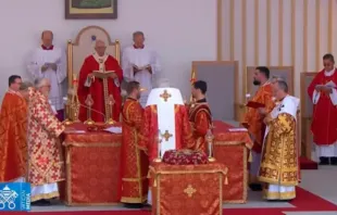 Papa Francisco presidindo a divina liturgia de são João Crisóstomo.