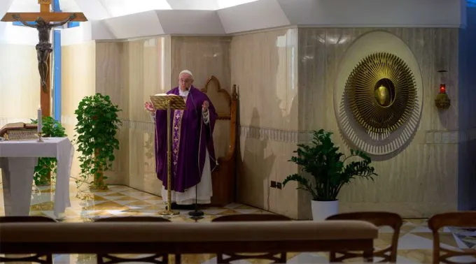 Papa-Francisco-Misa-Casa-Santa-Marta-Vatican-Media-11032020.jpg ?? 