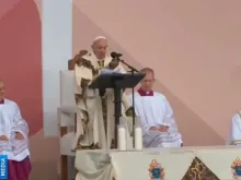 Papa Francisco pronuncia sua homilia.