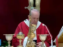 Papa durante a celebração da Missa: Captura de Youtube