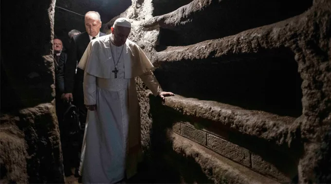 Papa-Francisco-Visita-Catacumbas-Vatican-Media-29092021.gif ?? 