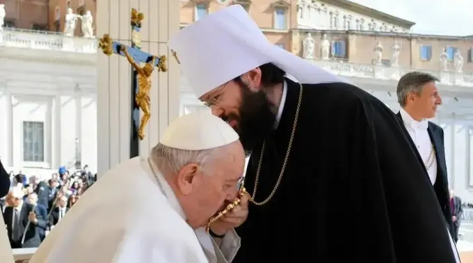 Papa-Francisco-metropolita-ruso-Antonij-Vatican-Media-030523.jpg ?? 