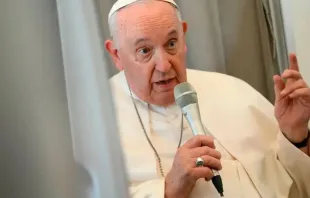 Papa Francisco durante a entrevista coletiva no voo de volta a Roma