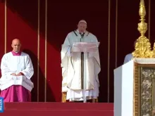 Papa Francisco pronunciando sua homilia. Crédito: Captura de Youtube Vatican Media
