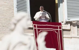 Papa durante o Ângelus.
