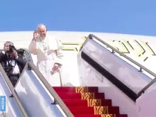 Papa Francisco se despede de Abu Dhabi.