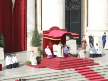 Papa Francisco em uma Missa na Praça de São Pedro.