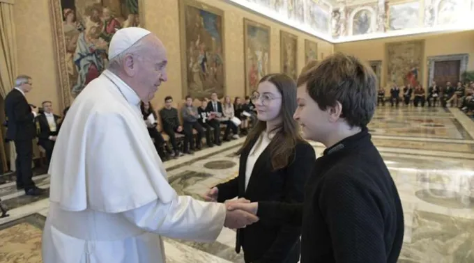 PapaConNinYos_AccionCatolica_16dic2019_VaticanMedia.jpg ?? 