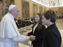 Papa Francisco com jovens da Ação Católica.