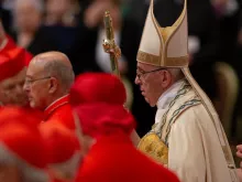 Papa no Consistório em que criou 14 novos cardeais.