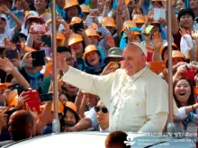 PapaCorea_CreditoEl Papa Francisco com fiéis coreanos 