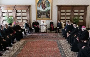 Papa Francisco com parlamentares da República Tcheca e Eslováquia.