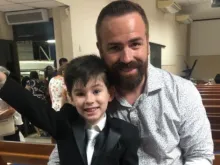 Leniel Borel com o filho Henry.