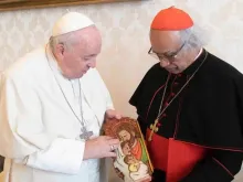 Papa Francisco e cardeal Brenes no Vaticano