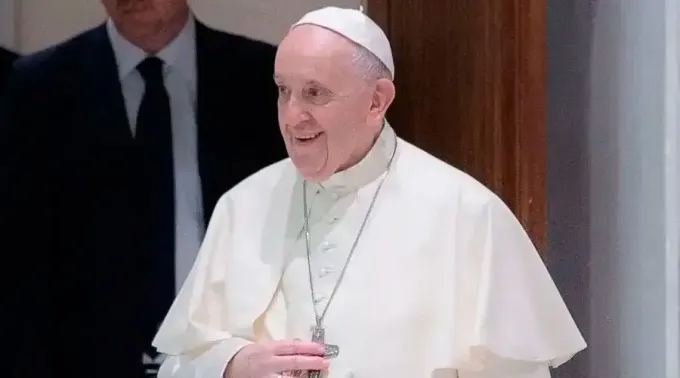 Papa Francisco: Por favor, rezemos pela paz - Apostolado de la