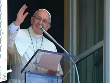 Papa Francisco reza o Ângelus na festa da Assunção. Captura YouTube 
