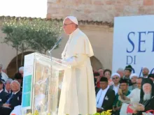 Papa Francisco no encontro inter-religioso pela paz.
