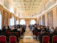 Papa com os Filhos de Maria Imaculada.