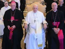 O papa Francisco recebe os Clérigos Regulares da Ordem de São Paulo hoje (29