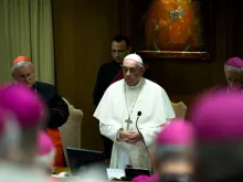 Papa Francisco se dirige aos Bispos italianos.
