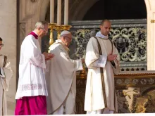 Papa durante a Missa de canonização.