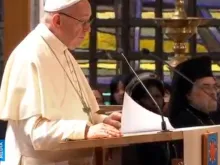 Papa Francisco pronuncia seu discurso durante a oração ecumênica.