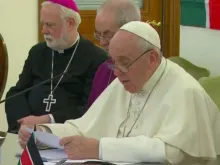 Papa Francisco pronuncia discurso diante de líderes do Sudão do Sul.