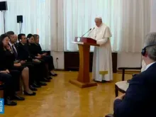 Papa fala diante das autoridades da Macedônia do Norte.