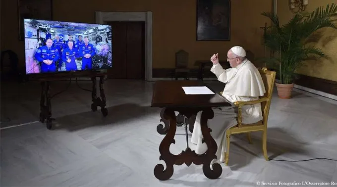 PapaFranciscoEstacionEspacial_LOR_26102017.jpg ?? 