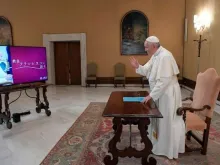 Papa Francisco durante a videoconferência.