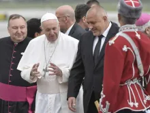 Papa Francisco recebido em Sofia.